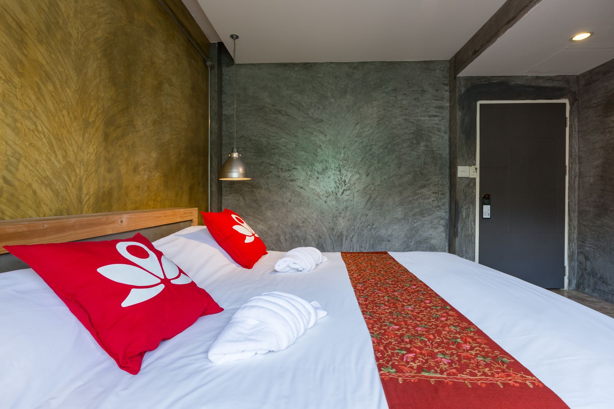 Zen Rooms Roundabout Karon Beach Phuket Bagian luar foto